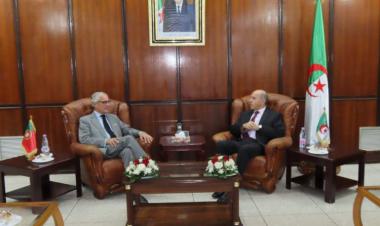 The Minister of Health receives the Ambassador of Portugal in Algeria