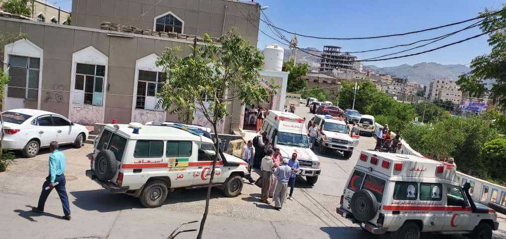 مستشفى الثورة في تعز يعلن خروجه عن الخدمة بسبب نفاد الديزل