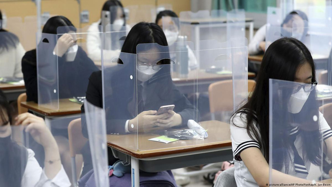 كوريا الجنوبية تلغي إلزامية ارتداء الكمامات في الأماكن المغلقة