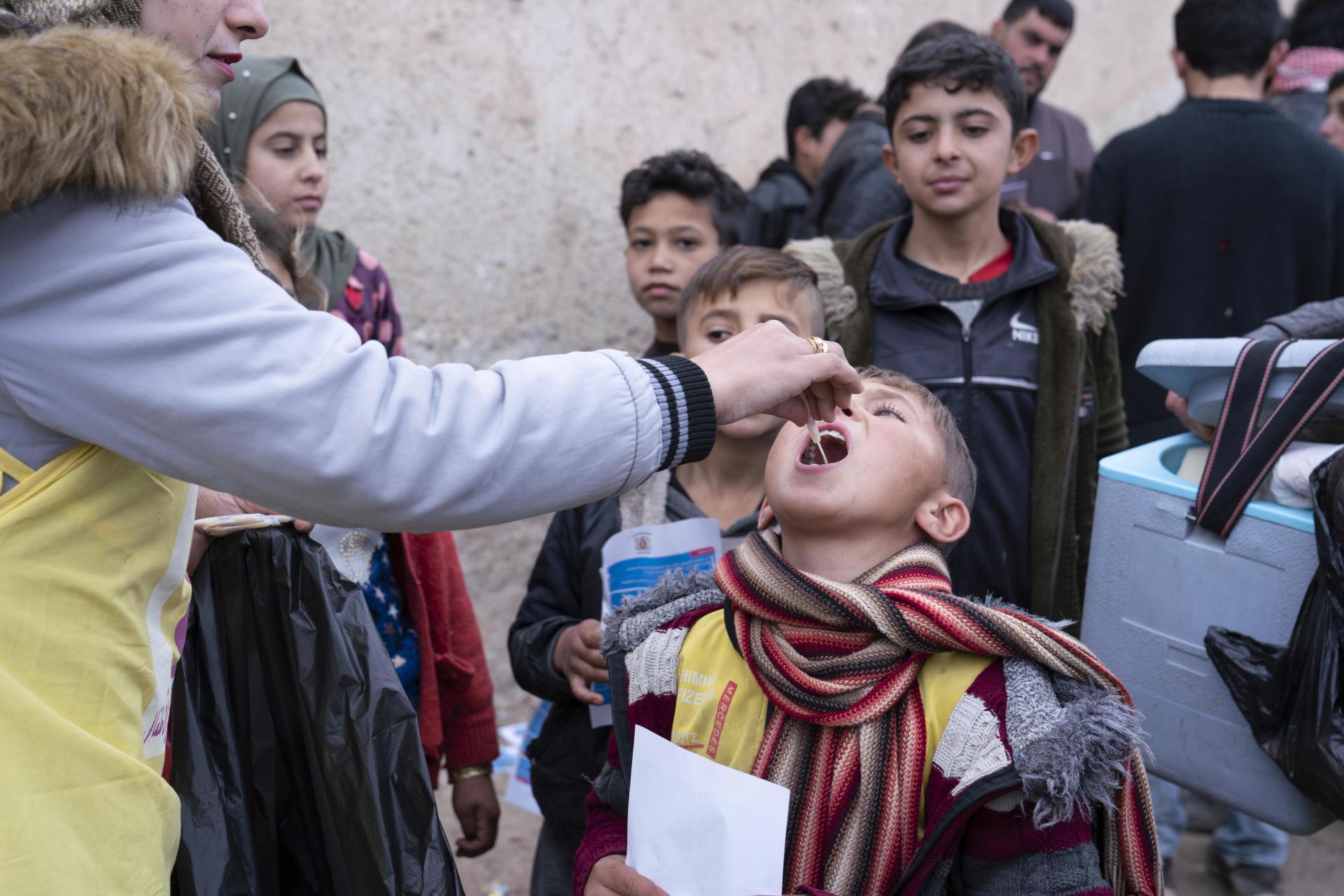 UNICEF helps to protect people in Aleppo from cholera