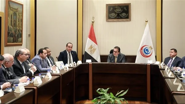 وزير الصحة يبحث مع وفد الاتحاد الإفريقي التعاون المستقبلي لتعزيز قدرات مصر في مجال إنتاج اللقاحات والأمصال