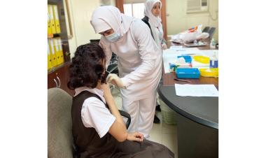قسم الصحة المدرسية في وزارة الصحة يواصل حملات التطعيم الروتينية لطلبة المدارس