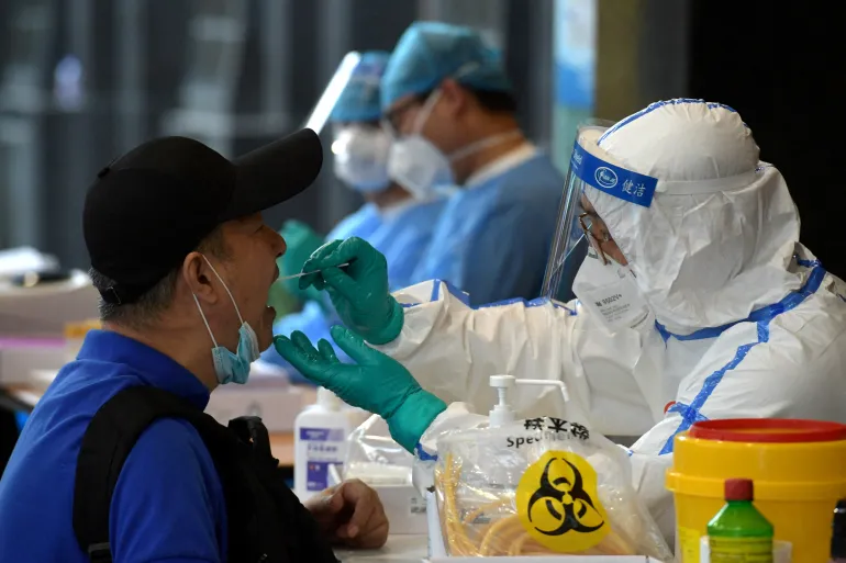 23 ألف وفاة خلال شهر.. منظمة الصحة تحذر: فيروس كورونا لا يزال يمثل تهديدا