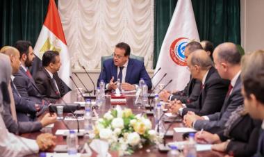 Egypt’s Health Minister discusses joint cooperation with Omani delegation 