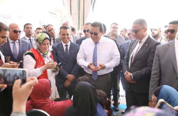 وزير الصحة يكلف المسئولين بالفيوم بتكثيف الحملات التوعوية بتنظيم الأسرة - مصر