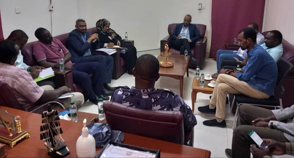 وزير الصحة الإتحادية يستمع لتقرير الفريق التنفيذي اللوجستي للمساعدات الصحية - السودان 