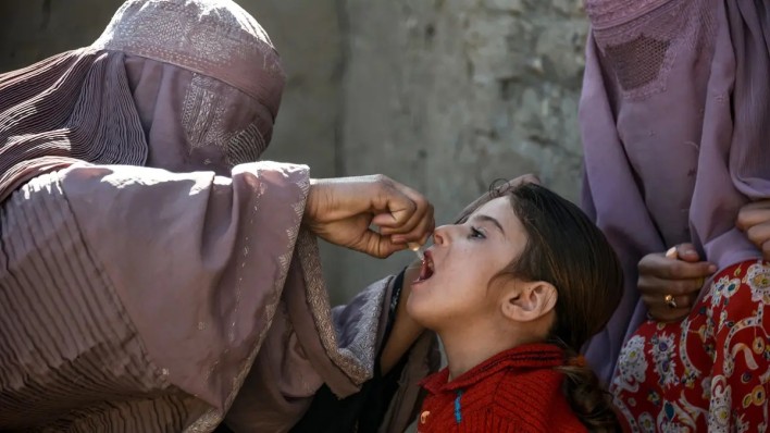 أفغانستان تطلق حملة تطعيم ضد شلل الأطفال في مختلف أنحاء البلاد