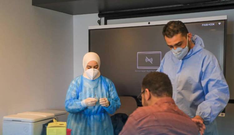 فريق التطعيمات المتنقل يقوم بزيارات خارجية - المركز الوطني لمكافحة الأمراض (ليبيا)