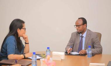 وزير الصحة يبحث مع السفيرة الهندية سبل التعاون في تطوير القطاع الصحي - الصومال