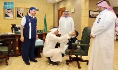 إمارة منطقة مكة المكرمة والشؤون الصحية تدشنان الحملة الوطنية ضد مرض شلل الأطفال