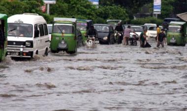الأمطار الغزيرة تودي بحياة نحو 140 شخصا في باكستان وأفغانستان