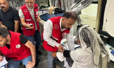 لإيصال الرعاية الصحية للمناطق النائية الهلال الأحمر العراقي يوفر عيادات طبية متنقلة لتقديم خدمات طبية وصحية مجانية في ميسان