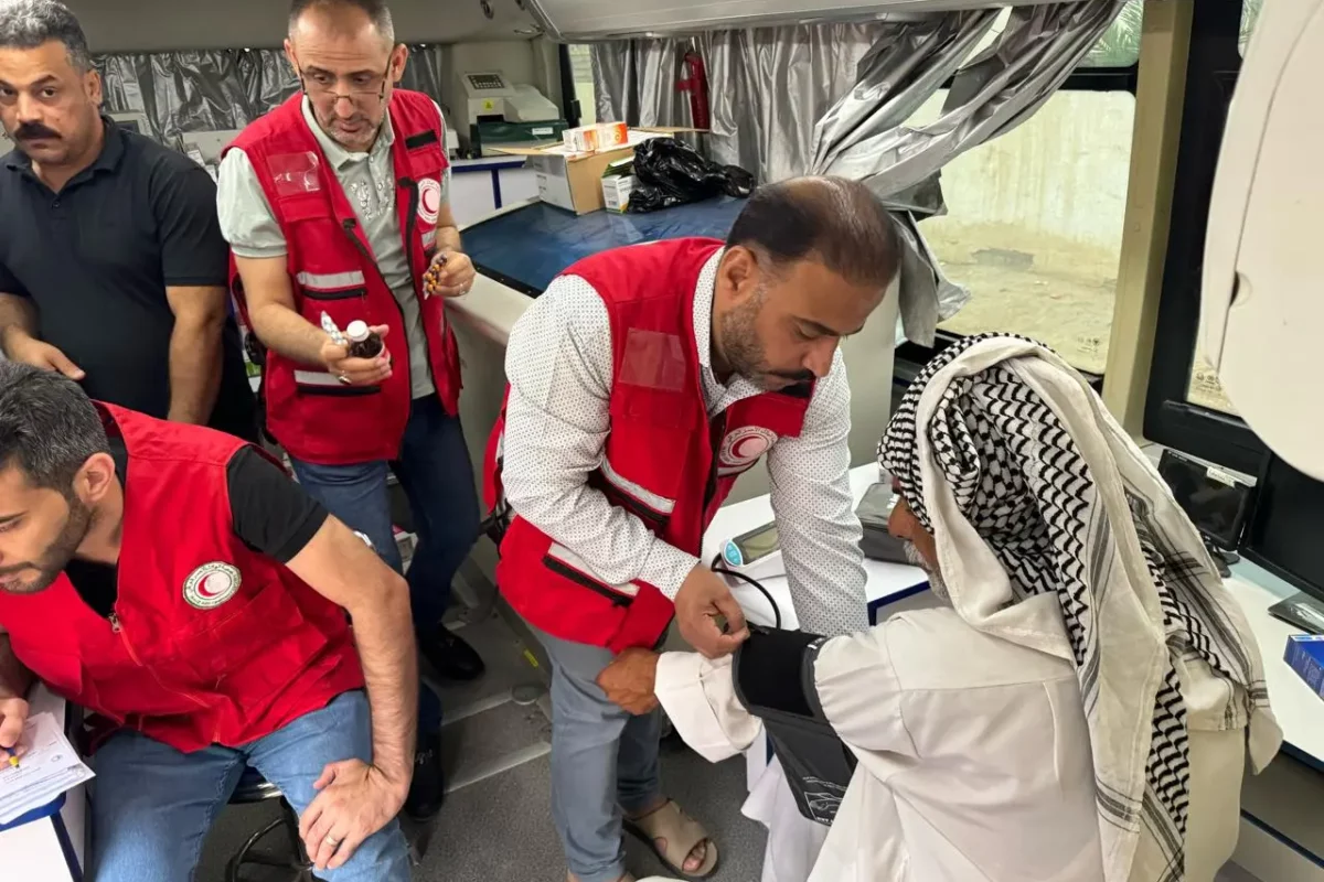 لإيصال الرعاية الصحية للمناطق النائية الهلال الأحمر العراقي يوفر عيادات طبية متنقلة لتقديم خدمات طبية وصحية مجانية في ميسان