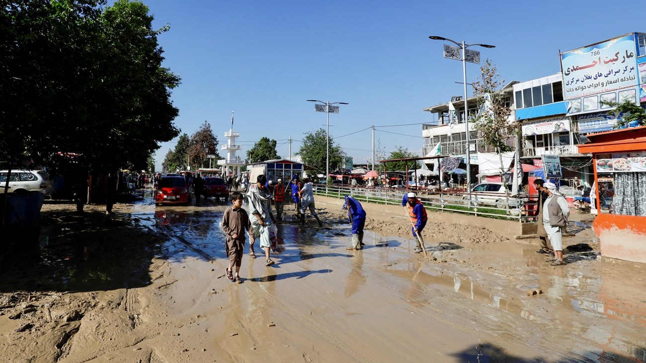 انقطاع الطرق في أفغانستان يعرقل عمليات الإغاثة