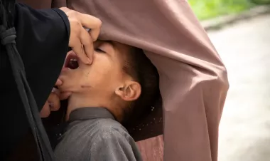 Pakistan’s health workers fight the spread of polio
