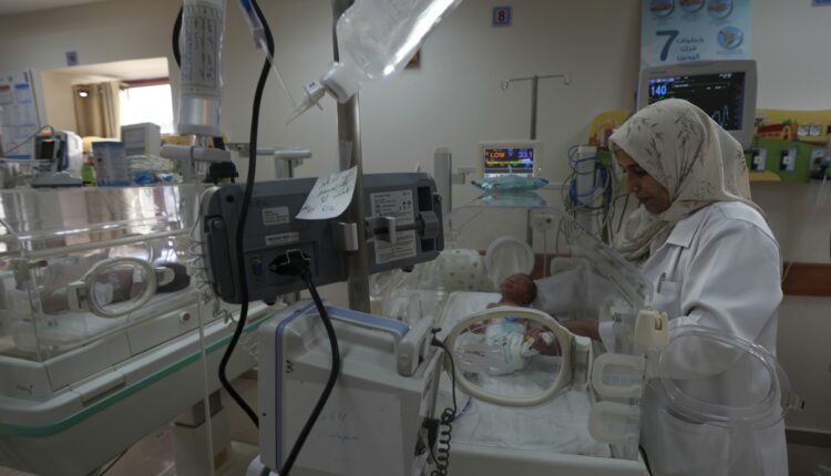 تحذيرات من توقف المستشفيات في قطاع غزة عن العمل خلال 48 ساعة بسبب نقص الوقود