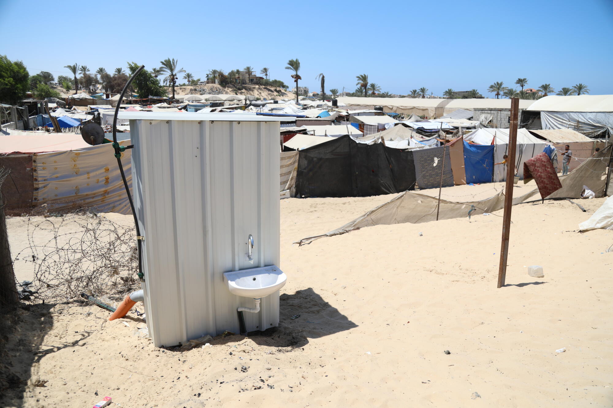 Displaced people struggle without sanitation services in Khan Younis, Gaza