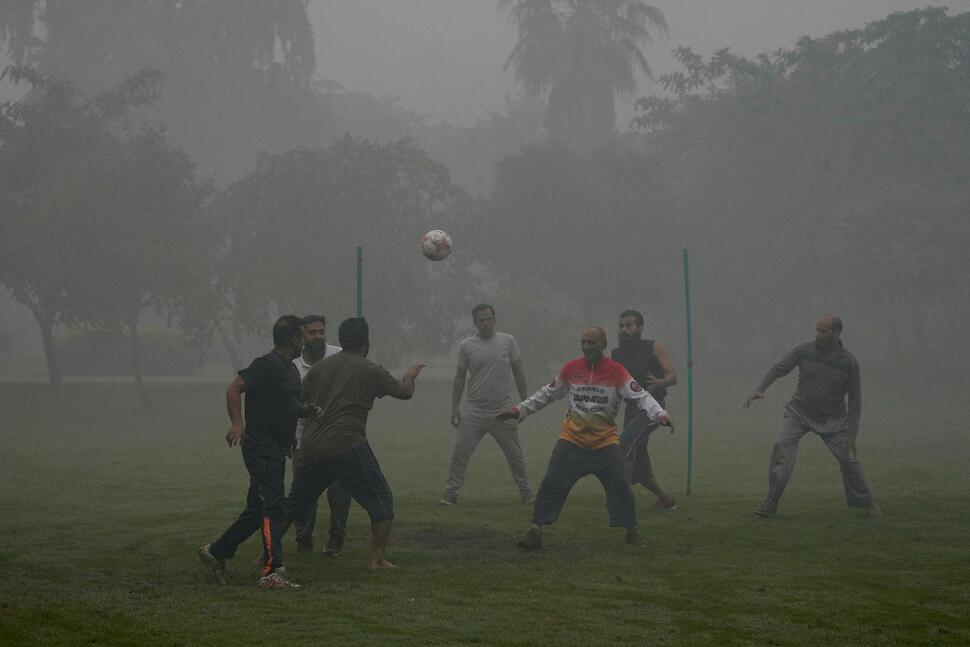 Districts in Pakistan Close Parks and Museums Because of Record-Breaking Smog