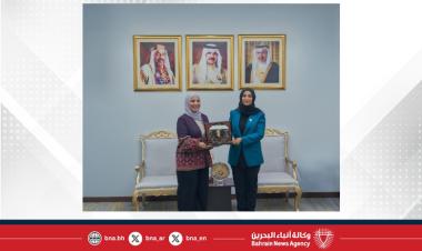 Health Minister receives outgoing WHO representative in Bahrain