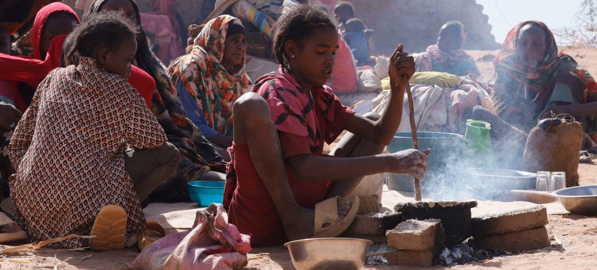 السودان - النساء يعانين من الجوع والعنف، والمنظمات النسائية تقود الاستجابة