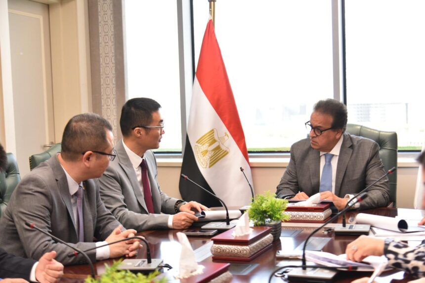 وزير الصحة يبحث مع رئيس «هواوي» العالمية تعزيز التعاون في الذكاء الاصطناعي والتحول الرقمي