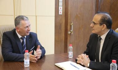 وزير الصحة يبحث مع الشبكة الشرق اوسطية أوجه التعاون المشترك وترتيبات فتح مكتبها في عدن