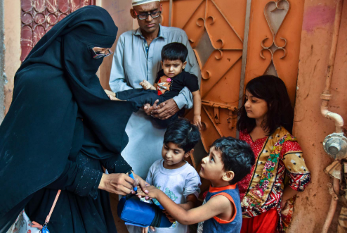 قادة الصحة يضاعفون جهودهم لتسريع وتيرة استئصال شلل الأطفال في اجتماع اللجنة الإقليمية