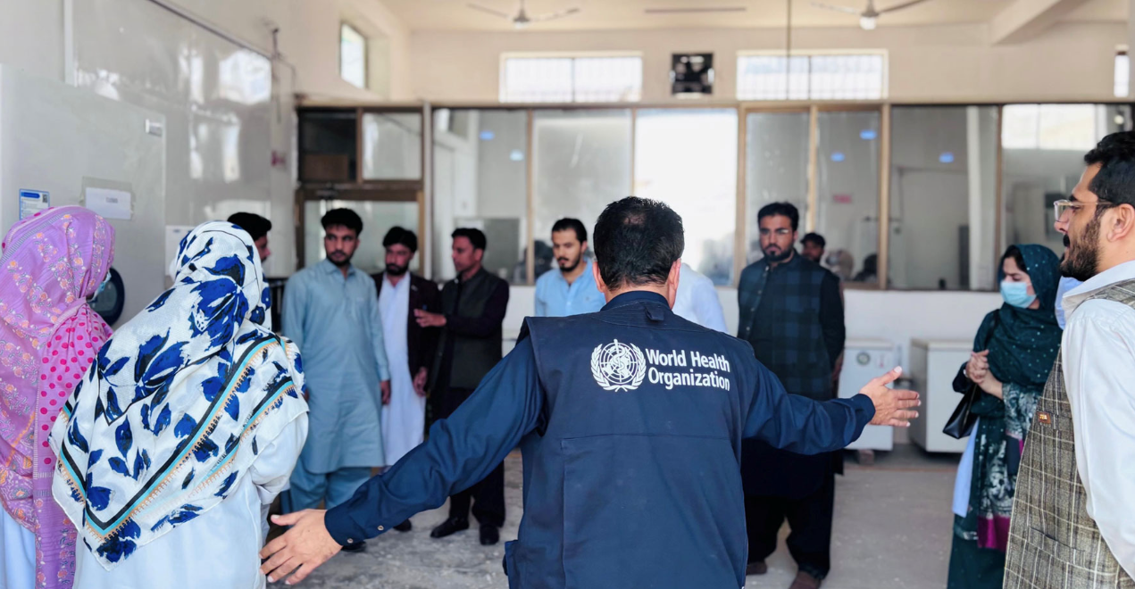 WHO trains 140 000 health workers ahead of Pakistan’s drive to protect 35 million children from measles and rubella