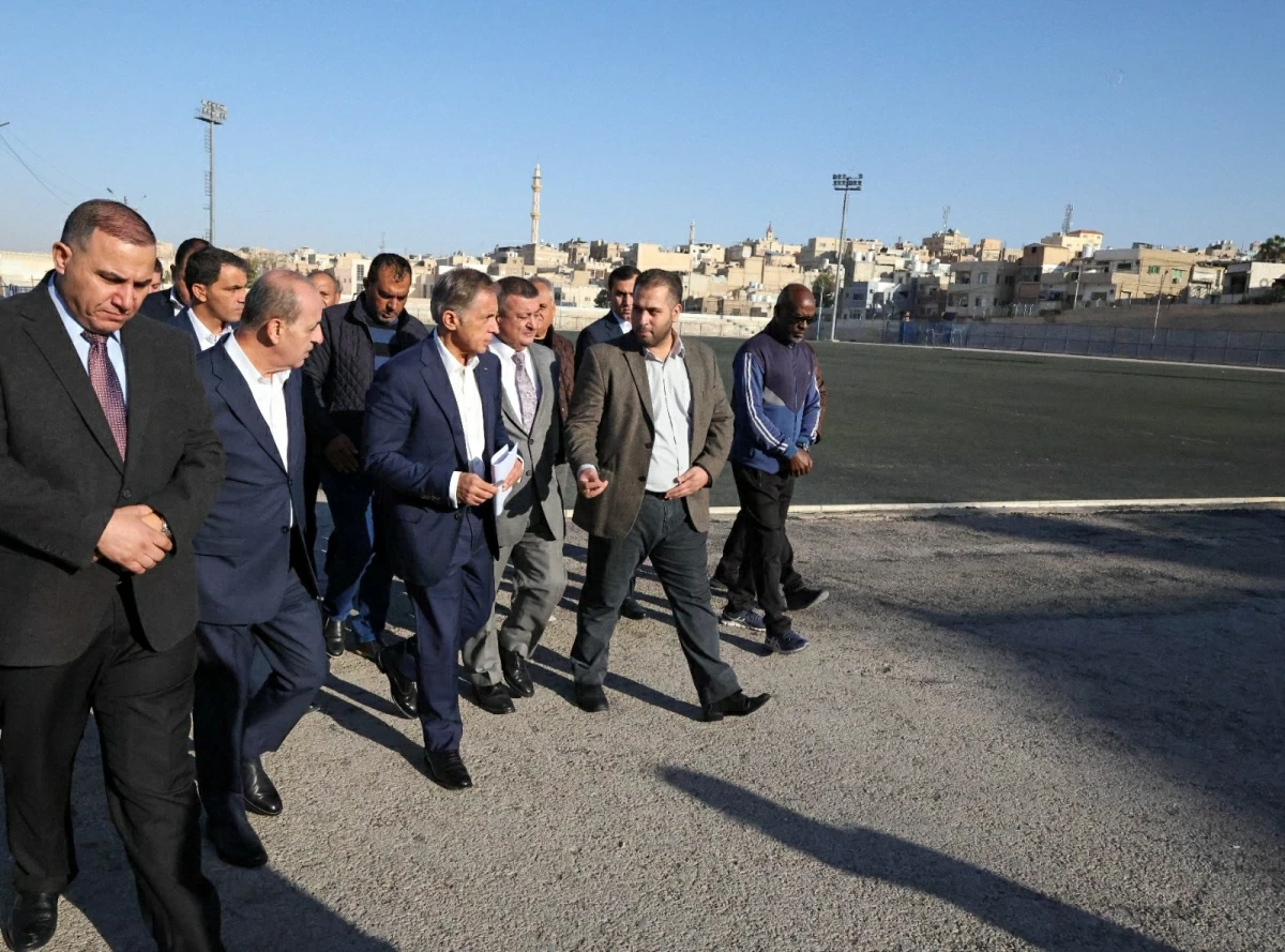 Prime minister checks on health, education, community projects in Zarqa
