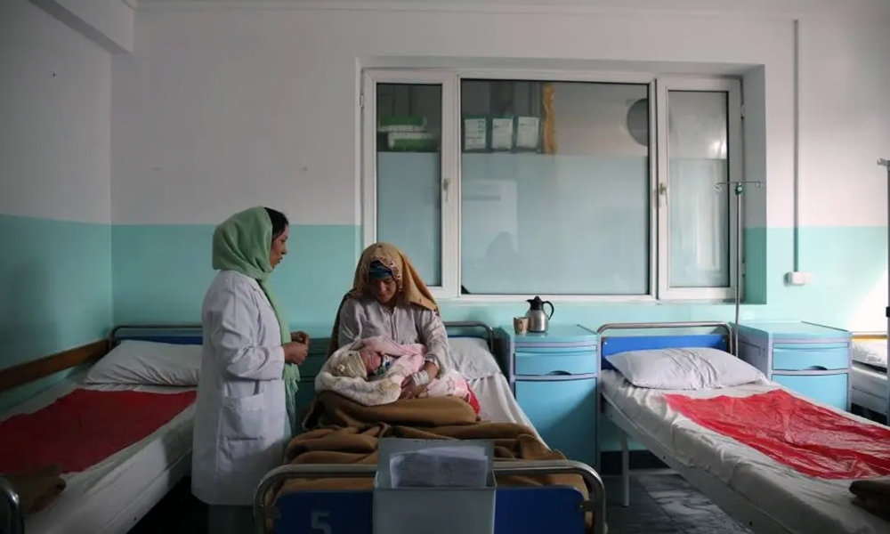 Over half a million Afghans receive health aid in October as infections surge