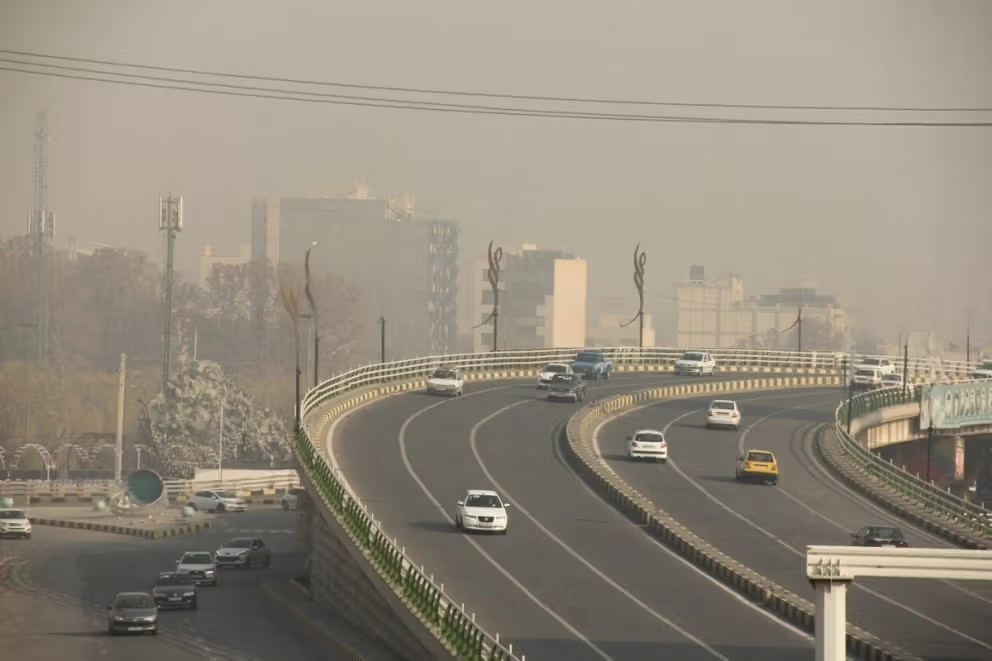 Air pollution returns to Tehran, putting capital back in unhealthy range