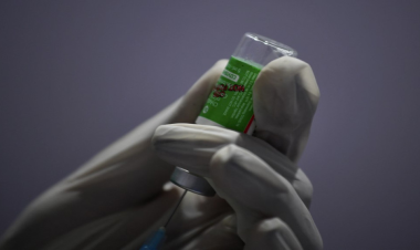 الولايات المتحدة تقلّص عدد اللقاحات الموصى بها للأطفال