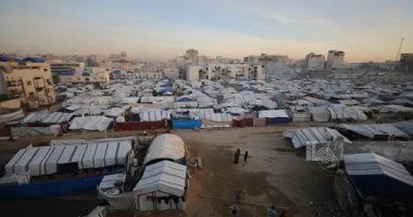 غزة تستقبل 2026 بالموت والبرد .. منخفض جوي يفتك بالنازحين وخيام تغرق وأطفال يموتون تحت المطر.. وخروقات إسرائيلية تحول الشتاء لمقبرة مفتوحة للمواطنين.. هدنة على الورق وموت على الأرض مع بداية العام الجديد