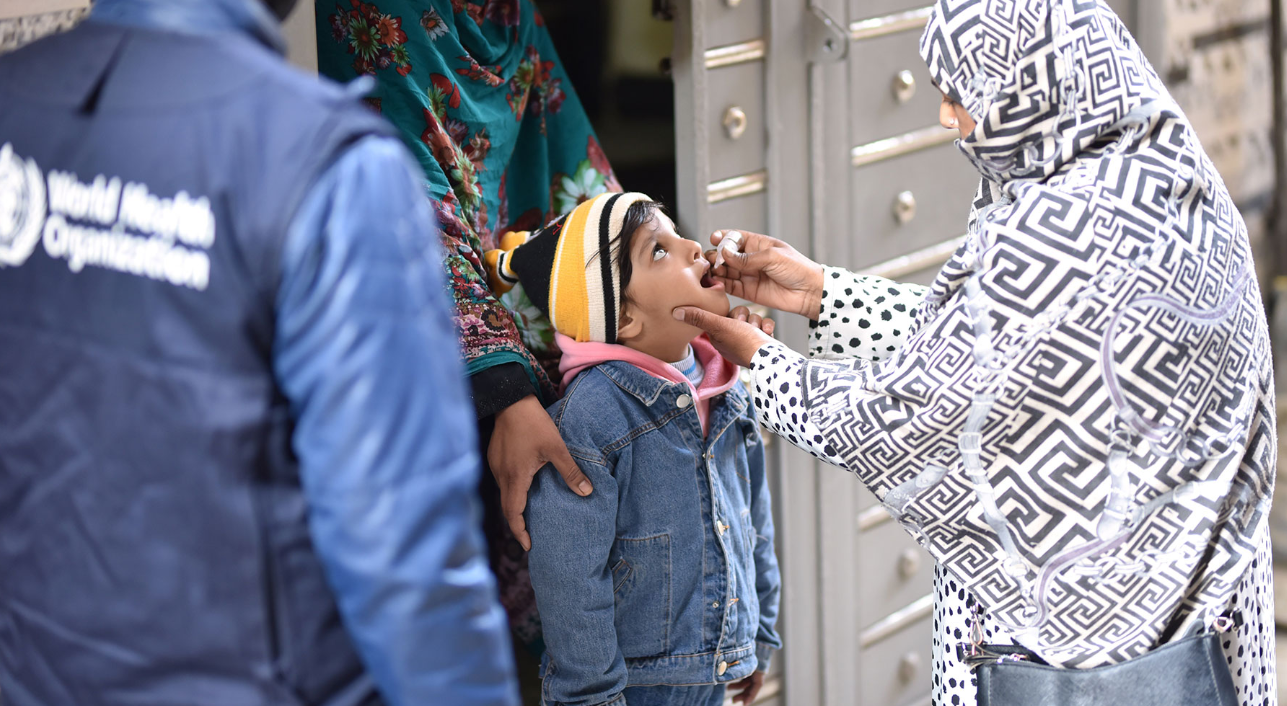 Mobilizing 400,000 WHO-trained polio workers to vaccinate 45 million children in Pakistan