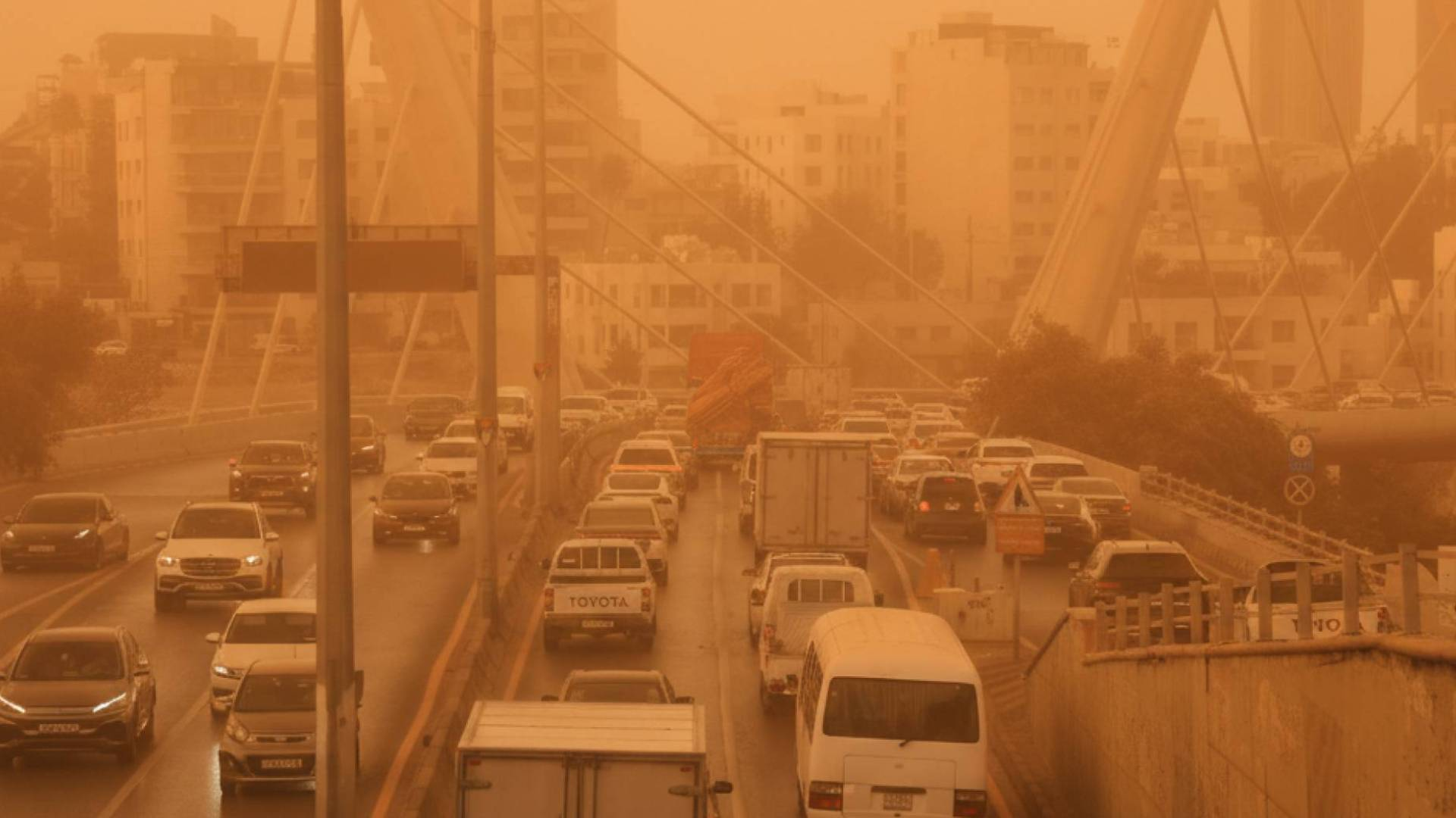 Jordan authorities issue warnings amid ongoing dust storm