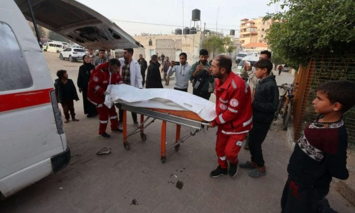 أزمة بين “أطباء بلا حدود” ووزارة صحة غزة وتحذيرات من استغلال الاتهامات لاستهداف مجمع ناصر الطبي