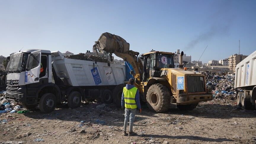غزة.. أزمة النفايات تتفاقم وتحذيرات من انهيار بيئي وصحي