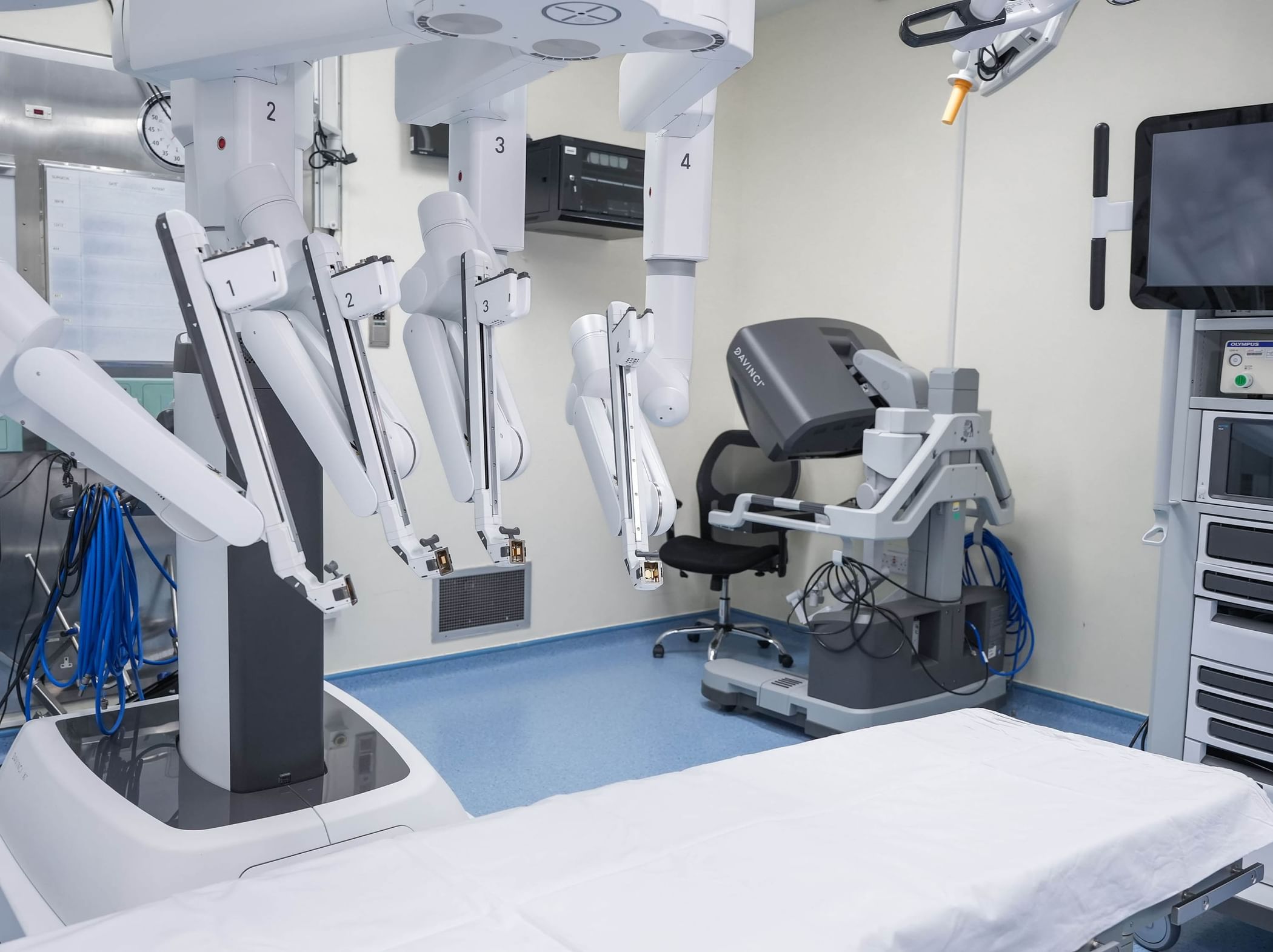 يوم الصحة العالمي/ الإمارات تقود مستقبل الرعاية الطبية بتقنيات مبتكرة وإنجازات عالمية