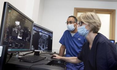 تقنيةٌ طبيةٌ مُطوّرة لتسريع تشخيص السّرطان بدقة عالية