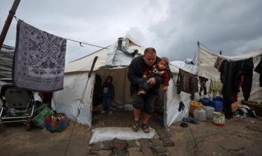 As summer approaches, skin diseases spread through Gaza’s refugee camps
