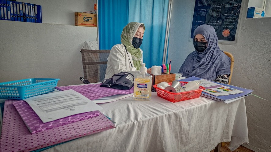 Afghan Women’s Health Worsens Amid Funding Cuts and Restrictions: AAN
