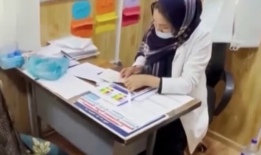 تقرير: قيود طالبان تفاقم أزمة وصول النساء إلى الرعاية الصحية في أفغانستان