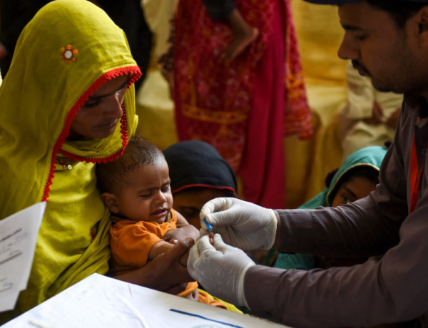 Pakistan hit by new mass HIV outbreak among children