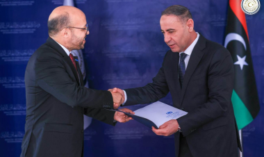 Dr Shible Sahbani presents his credentials as WHO Representative in Libya