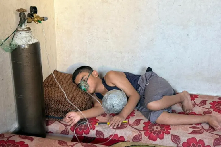 Breathing depends on a cylinder: Gaza faces medical oxygen crisis