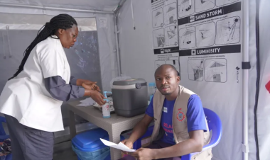 DR Congo rolls out Ebola vaccine for health workers as death toll rises