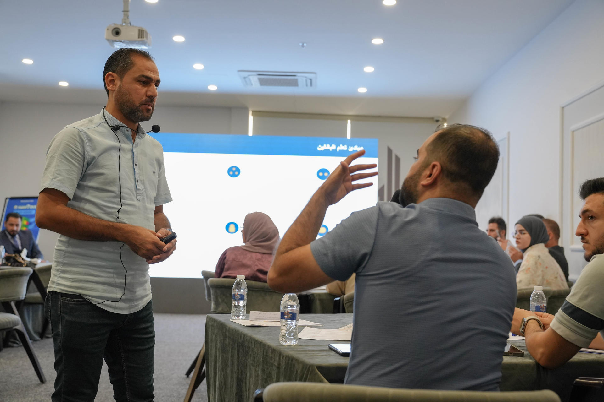 بناء المهارات وتعزيز النظم: النهوض بخدمات الصحة النفسية والدعم النفسي والاجتماعي في العراق
