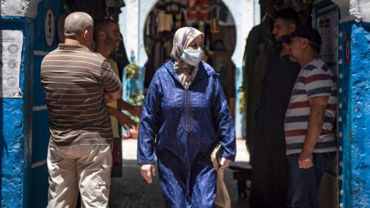 السلطات الصحية في المغرب تدعو إلى العودة للكمامة: الوضع الوبائي لم يعد مريحاً