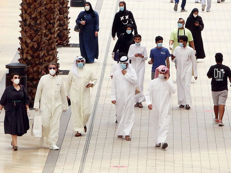 COVID-19: Masks back in Kuwait for all healthcare workers