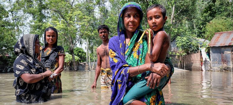 بنغلاديش: تعرض ملايين الأطفال لخطر الأمراض المنقولة بالمياه والغرق بسبب الفيضانات